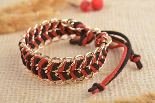 Pulsera hecha a mano de cordón rojinegro bisutería artesanal regalo para mujer - MADEheart.com