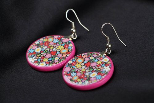 Bright earrings made of polymer clay - MADEheart.com