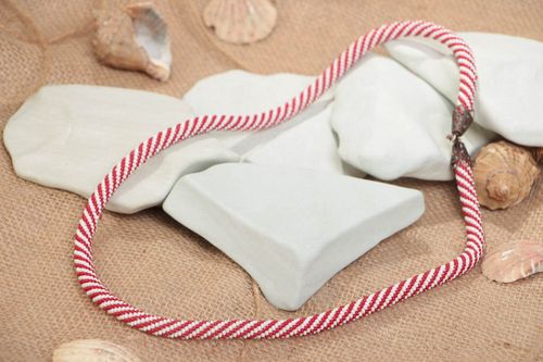 Collana tubolare fatta a mano girocollo di perline accessorio originale da donna - MADEheart.com