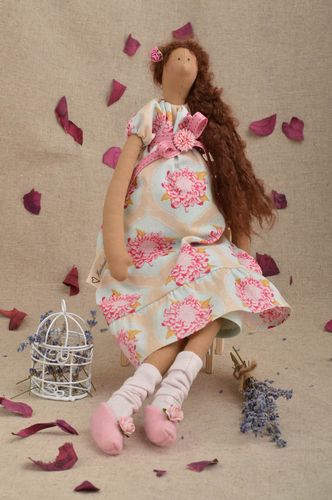 Bambola bella in stoffa fatta a mano pupazzo tessile originale decorativo - MADEheart.com
