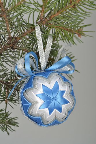 Boule de Noël fantaisie faite main - MADEheart.com