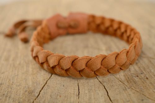 Bracelet fait main de vrai cuir tressé accessoire unisexe beige cadeau - MADEheart.com
