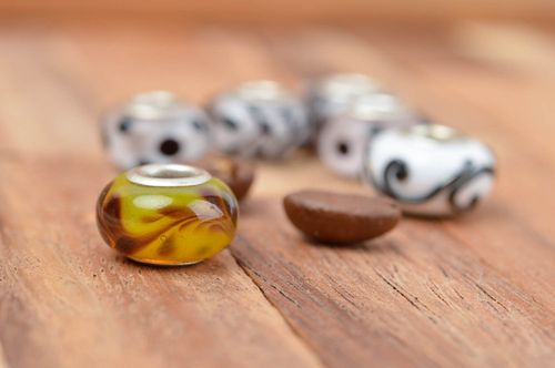 Stylish handmade glass bead DIY fashion accessories jewelry making supplies - MADEheart.com