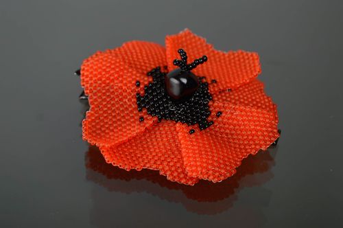 Spilla di perline fatta a mano accessori originali dautore papavero carino - MADEheart.com