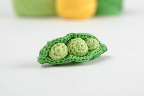 Jouet au crochet Peluche faite main pois verts Cadeau pour enfant original - MADEheart.com