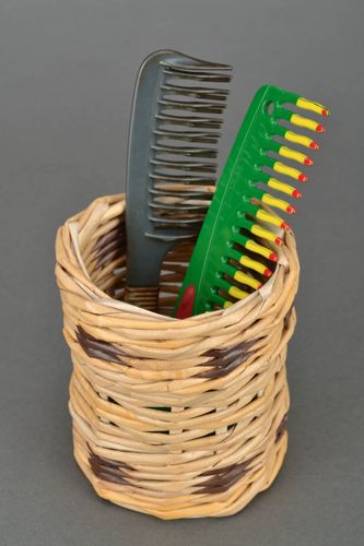 Pot pour brosse à cheveux tressé en osier de papier  - MADEheart.com