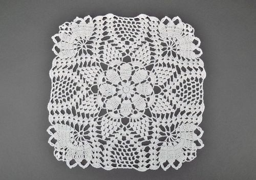 Crocheted napkin Flower carousel - MADEheart.com