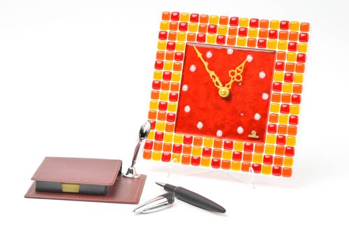 Beautiful handmade glass wall clock funky clock wall decor table decor ideas - MADEheart.com