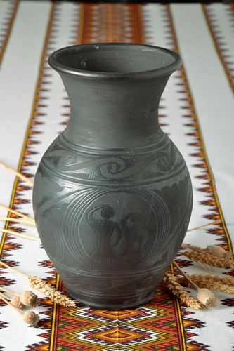 Vase en argile noire enfumée fait main - MADEheart.com