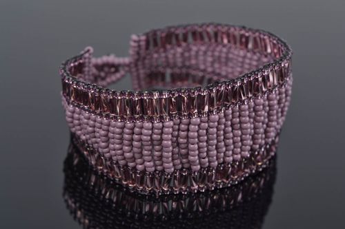 Handmade Damen Armband Ethno Schmuck Designer Accessoire Schmuck Armband in Lila - MADEheart.com