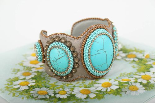 Pulsera de moda artesanal accesorio para mujeres brazalete original de cuero - MADEheart.com