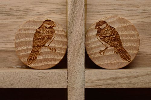 Graphic wooden plugs Birds - MADEheart.com