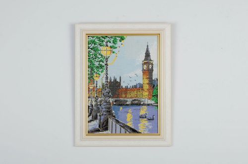 Beautiful embroidered painting London - MADEheart.com