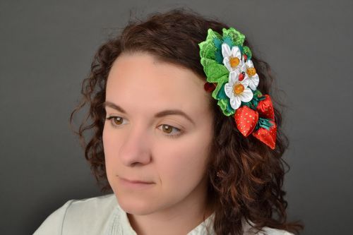 Kanzashi Haarspange aus Bändern - MADEheart.com