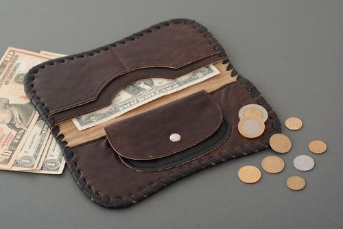 Homemade leather wallet - MADEheart.com