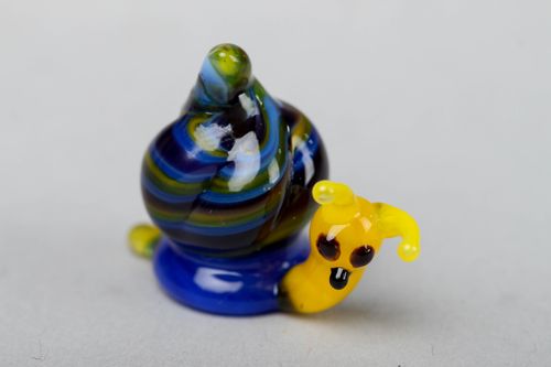 Bright lampwork glass figurine of snail - MADEheart.com