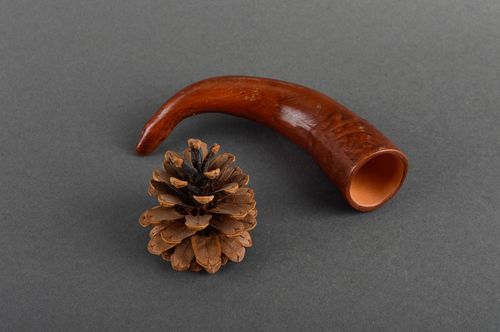 Corno in ceramica fatto a mano decorativo calice in argilla utensili da cucina - MADEheart.com