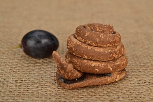 Statuette aus Ton Schnecke - MADEheart.com