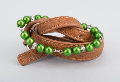 Line green bead bracelet on the metal chain great gift for the woman - MADEheart.com