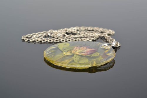 Pingente de resina epóxi com corrente longo - MADEheart.com