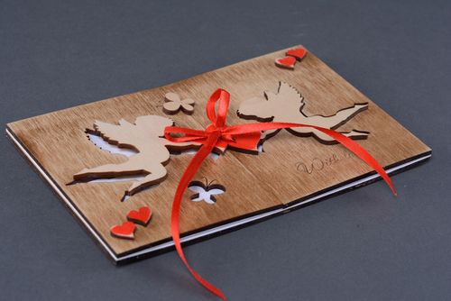 Jolie carte de vœux artisanale faite main avec rubans pour le jour des amoureux - MADEheart.com