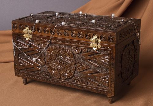 Scrignetto intagliato fatto a mano Cofanetto di legno Scrigno di legno  - MADEheart.com