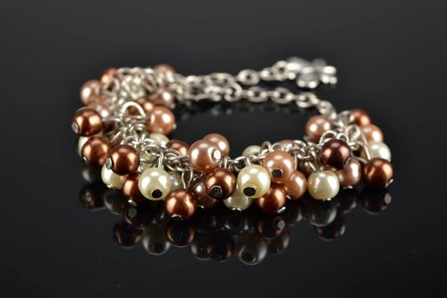 Bracelete de pérolas artificiais e pingente  - MADEheart.com