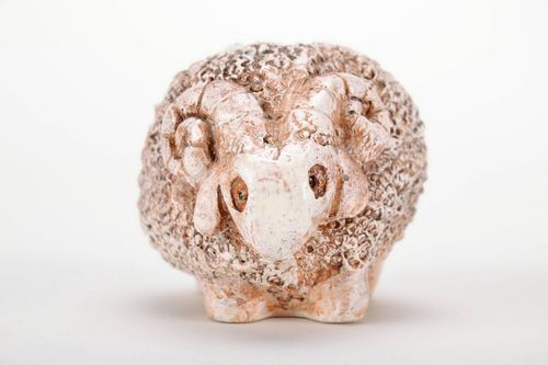 Estatueta de gesso Carneiro - MADEheart.com