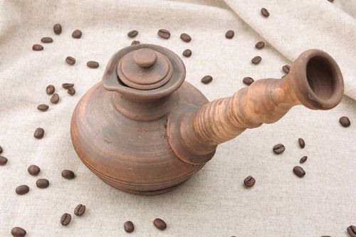 Keramische türkische Kaffeekanne, mit Milch und Silber bearbeitet - MADEheart.com