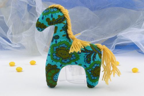 Cavallino di peluche fatto a mano pupazzo di peluche giocattolo di peluche - MADEheart.com