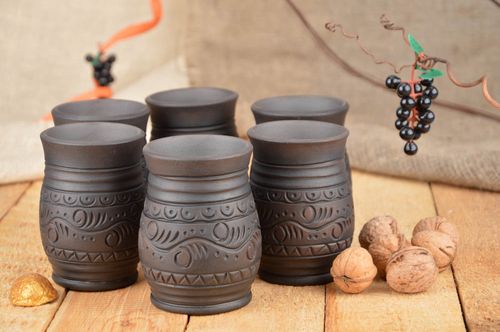 Keramik Becher Set mit Ornament in Wachs und Milchbrennen Technik 6 Stück - MADEheart.com
