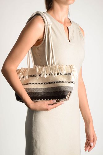 Handmade Accessoire für Frauen Damen Tasche aus Textil gestreifte Umhänge Tasche - MADEheart.com