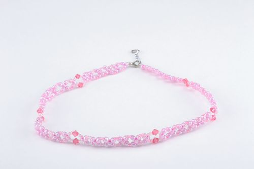 Gentle pink beaded necklace - MADEheart.com