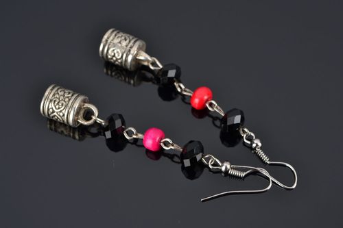 Lange Ohrringe aus Glasperlen - MADEheart.com