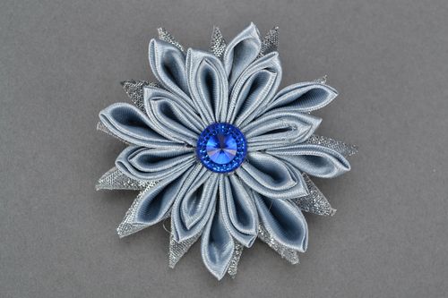Kanzashi satin ribbon brooch Gray Flower - MADEheart.com