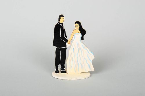 Dekofigur aus Holz handgefertigt Accessoire für Hochzeit Geschenk Idee - MADEheart.com