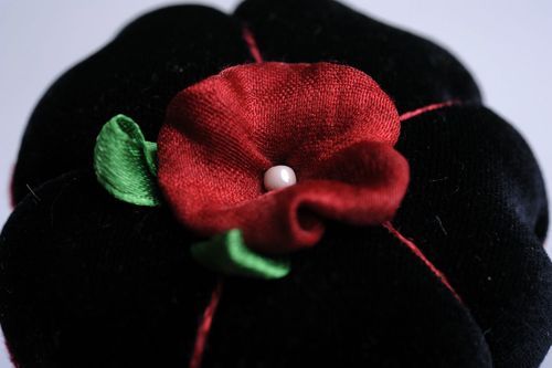 Agulheiro de veludo artesanal - MADEheart.com