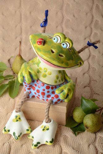 Tirelire enfant faite main Figurine grenouille verte céramique Cadeau original - MADEheart.com