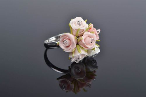 Кольцо с цветами из полимерной глины красивое большое нежное ручной работы - MADEheart.com