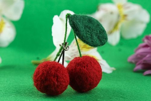 Schlüsselanhänger originell handmade Anhänger Handy Geschenk für Freund Kirschen - MADEheart.com