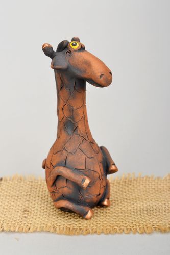 Statuetta giraffa in argilla fatta a mano figurina decorativa in ceramica  - MADEheart.com