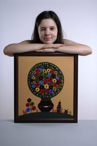 Tableau brodé à la main style ethnique - MADEheart.com