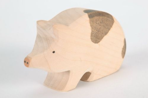 Wooden figurine Pig - MADEheart.com