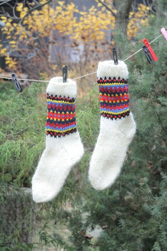Handmade warm socks - MADEheart.com
