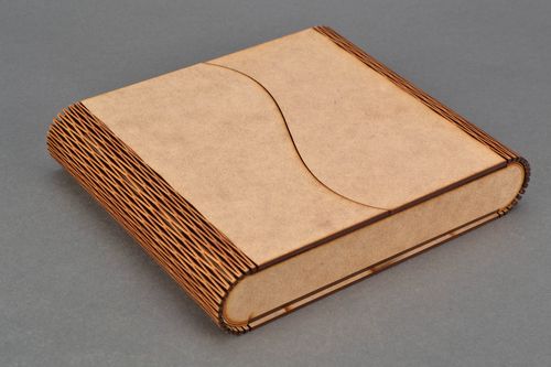 Semilavorato per scatola fatto a mano a forma di libro prodotto da dipingere - MADEheart.com