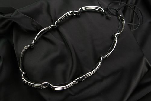 Cinturón de metal en cordón de cuero - MADEheart.com