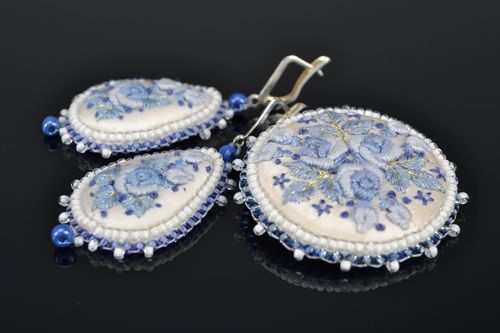 Jewelry set with satin stitch embroidery earrings and brooch - MADEheart.com