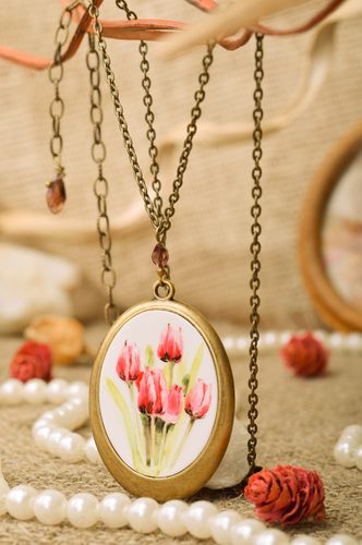Beautiful handmade pendant with miniature acrylic painting Tulips - MADEheart.com