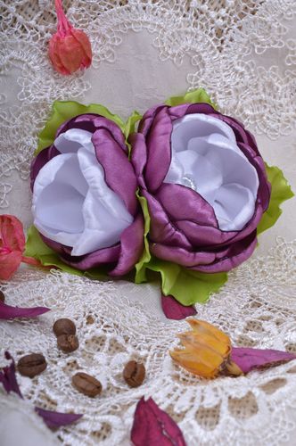 Pinza para el pelo de tela de color lila flores poco común para chicas artesanal  - MADEheart.com