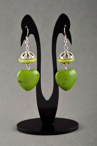Boucles doreilles coeur vert Bijou fait main en pierre naturelle Cadeau femme - MADEheart.com